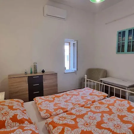 Apartament In 51893 *