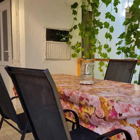 Apartament In 51893